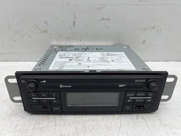 Radio van een Renault Trafic, Gebruikt, -, Renault, -