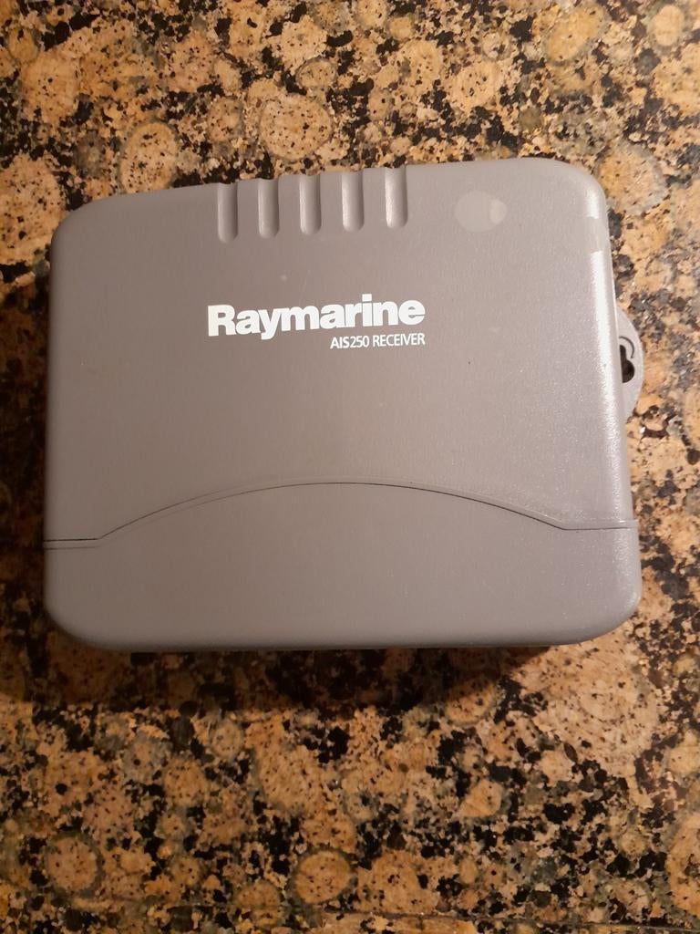 Raymarine  AIS, Ophalen of Verzenden, Communicatie