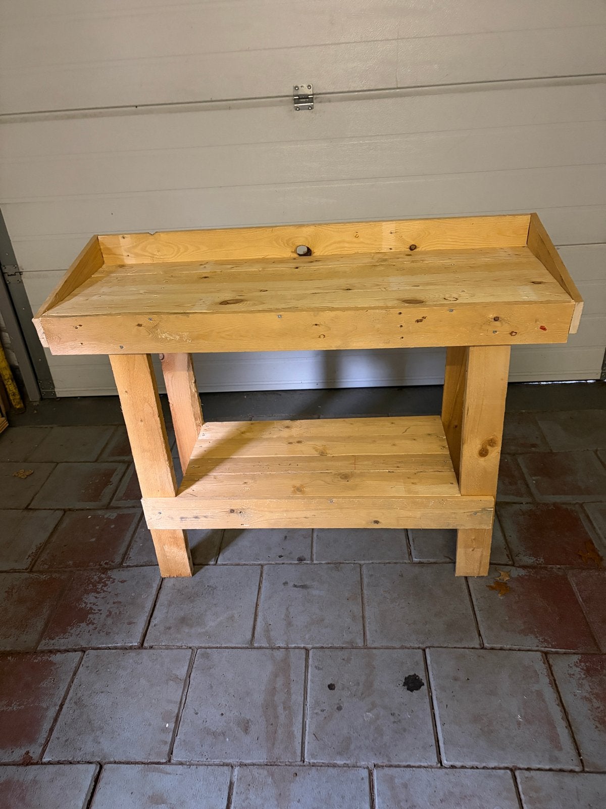 Stevige houten bijzettafel / oppottafel (124x86x45 cm), Ophalen, Gebruikt