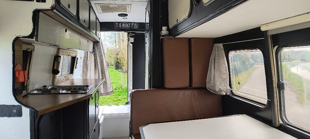 Caravans And Camping Gave