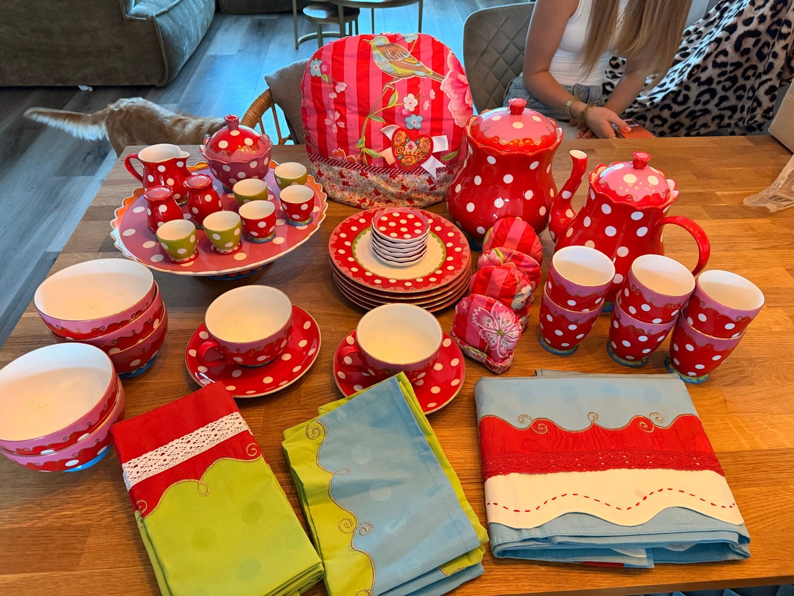 Oilily servies en textiel - Compleet set, Ophalen, Overige merken, Zo goed als nieuw, Modern