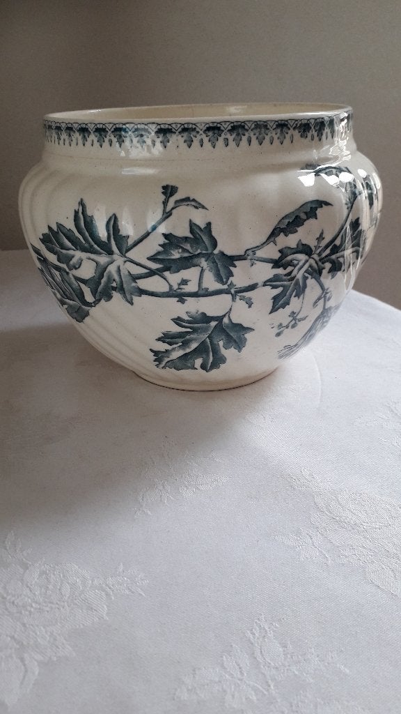 PETRUS REGOUT BLOEMPOT : AFB. CHRYSANTHEME 1893, Antiek en Kunst, Ophalen of Verzenden