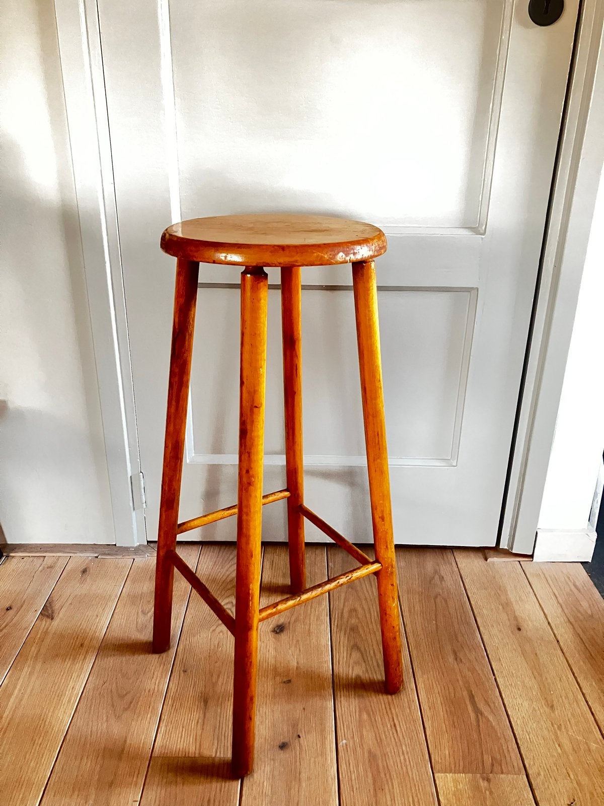 Beukenhouten Scandinavische vintage plantentafel krukje jare, Huis en Inrichting, Ophalen of Verzenden, Gebruikt, Hout