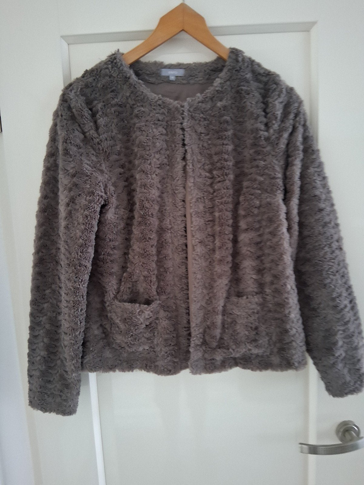 Taupe kleurig vest, maat 42, Kleding | Dames, Truien en Vesten, Ophalen, Zo goed als nieuw, Maat 42/44 (L), Overige kleuren