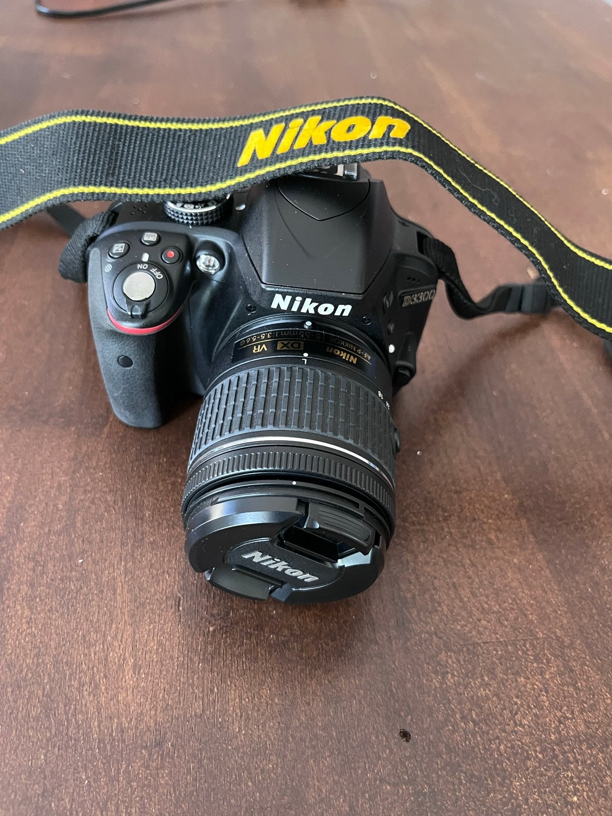 Nikon D3300 spiegelreflexcamera met lens en accessoires, Ophalen, Spiegelreflex, Beeldstabilisatie, Zo goed als nieuw