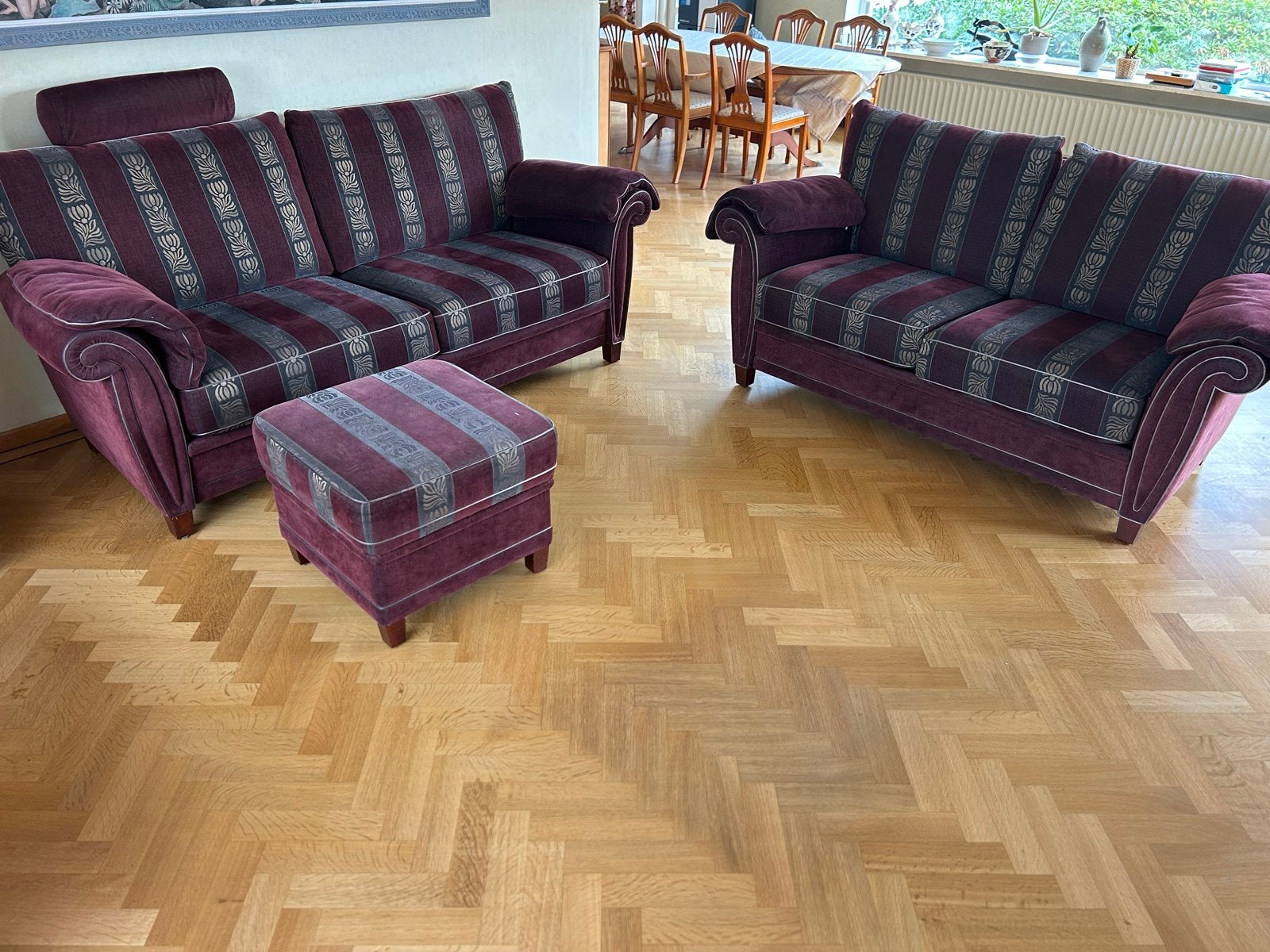 Bordeauxrode banken set met hocker - Klassieke stijl, Ophalen, Gebruikt, Stof