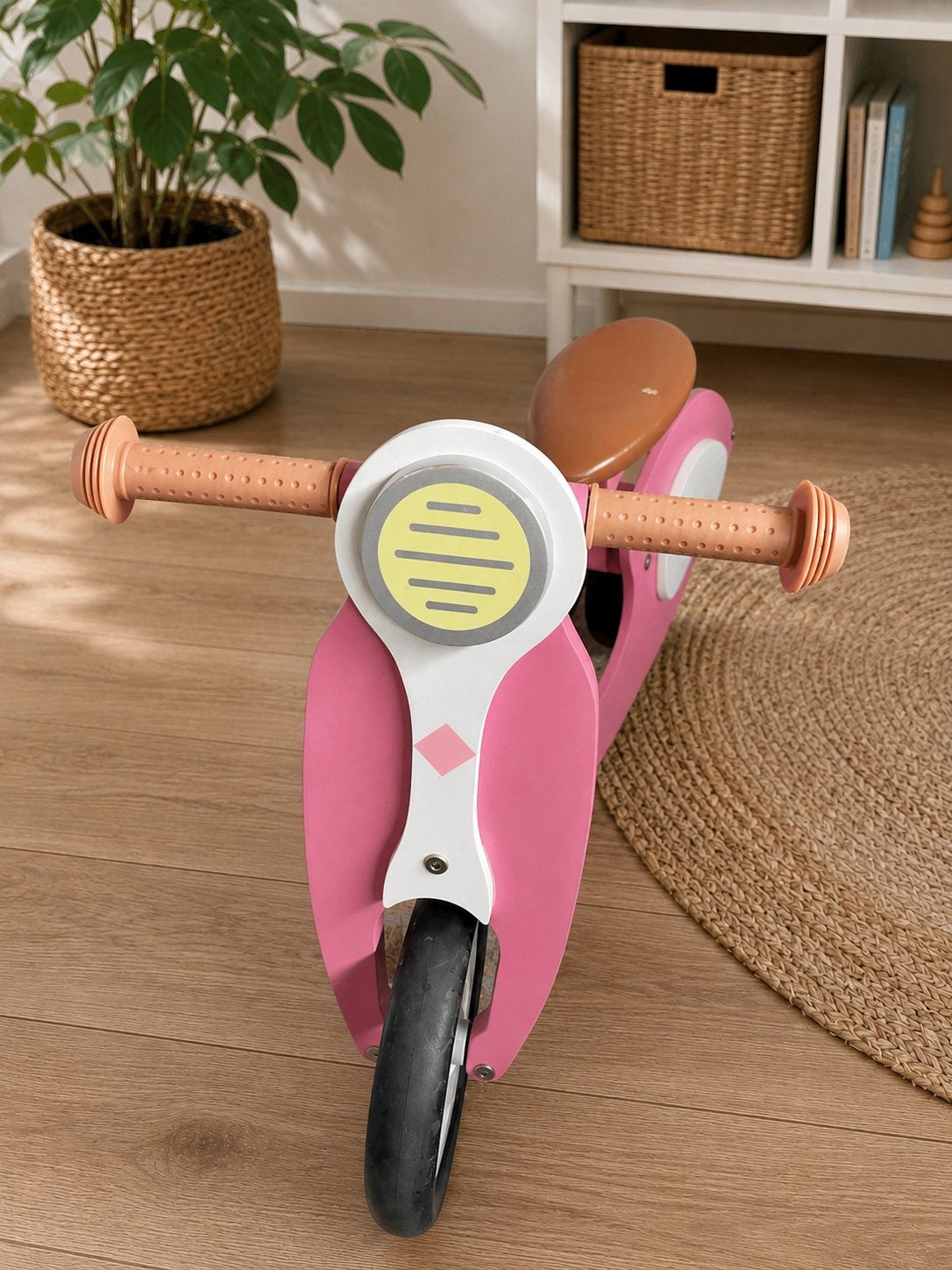 Roze houten loopfiets voor kinderen, Ophalen of Verzenden, Gebruikt, Loopfiets