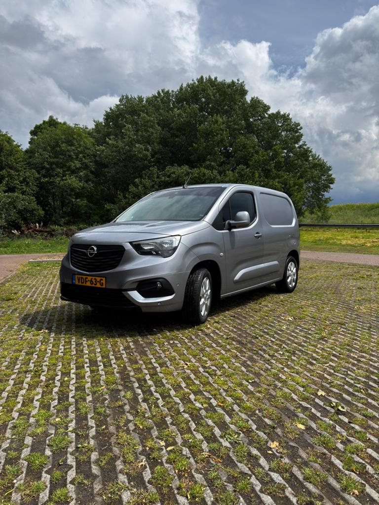 Opel Combo Innovation 1.6 Diesel  L1h1 - Apple carplay, Voorwielaandrijving, Stof, 1282 kg, 4 cilinders