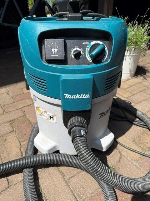 Makita bouwstofzuiger VC3012M, Ophalen, Gebruikt, Industriële stofzuiger, 2000 watt of meer