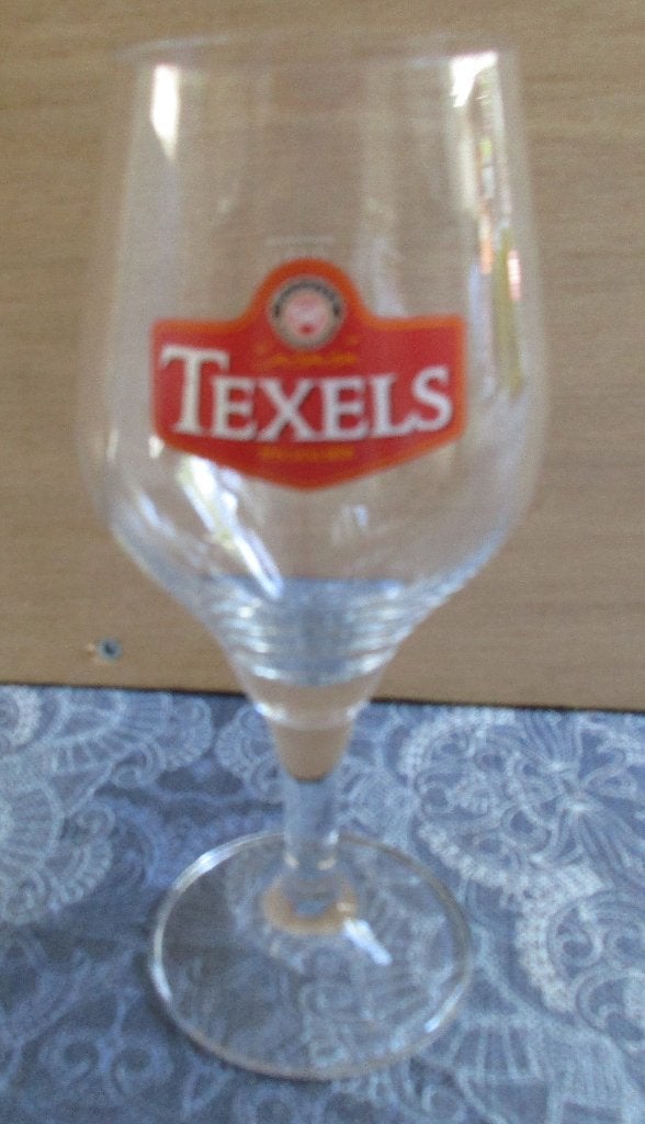 nieuw:  4 x bierglas TEXELS op voet 180 ml, Ophalen of Verzenden, Nieuw, Glas of Glazen, Overige merken