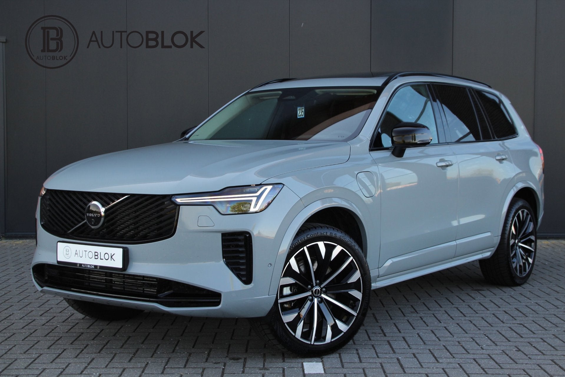 Volvo XC90 2.0 T8 Plug-in hybrid AWD Ultra Dark | Panoramada, Auto's, Dealer onderhouden, 1969 cc, 7 stoelen, Bedrijf