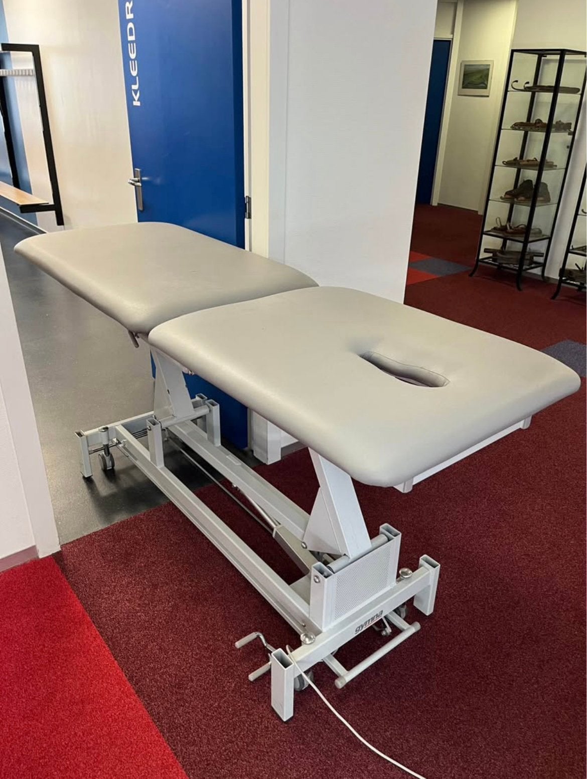 Elektrische behandeltafel (gymna) fysiotherapie, massag, Ophalen, Zo goed als nieuw, Massagetafel