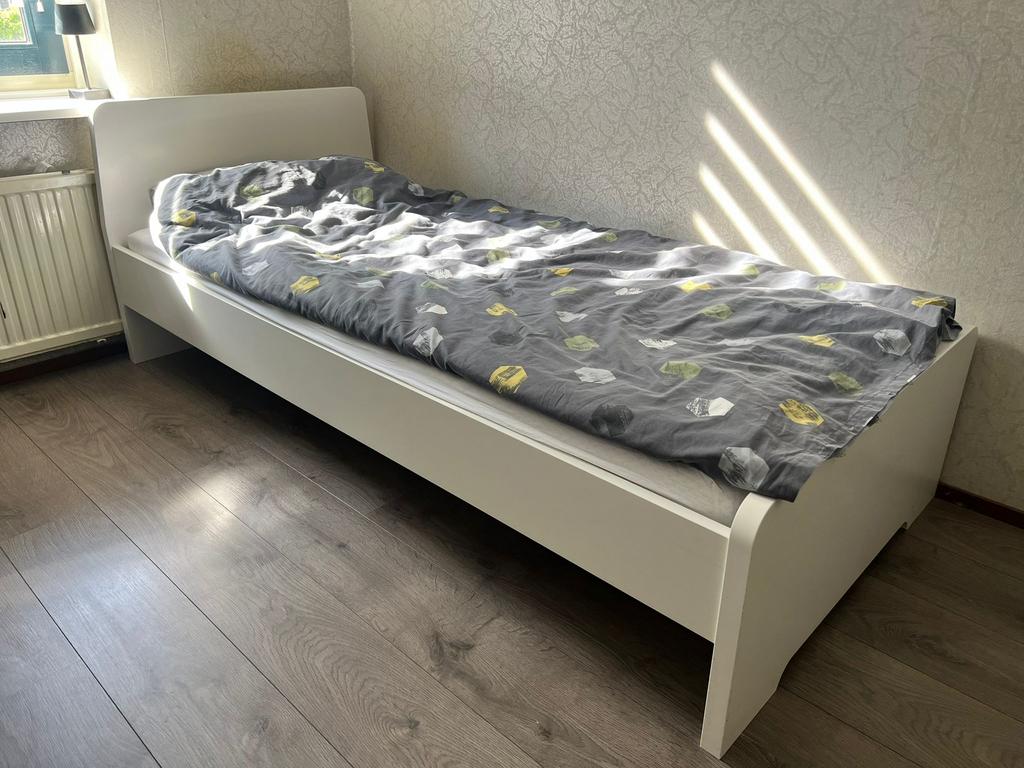 IKEA 1 persoonsbed wit met lattenbodem, 85 tot 100 cm, Ophalen of Verzenden, Zo goed als nieuw, Lattenbodem