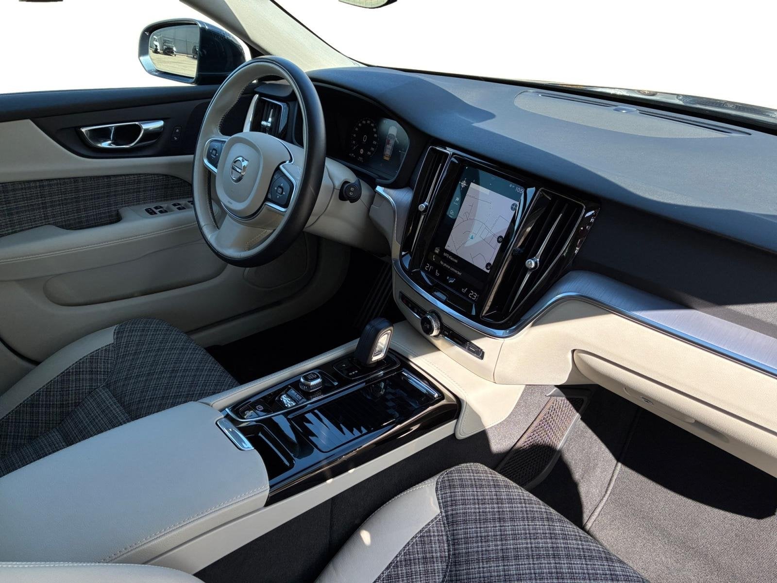 Volvo V60 2.0 T6 Twin Engine AWD R-Design, Auto's, Gebruikt, Euro 6, 4 cilinders, 41 km/l