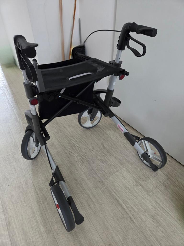 Topro Troja Classic rollator - Lichtgewicht en opvouwbaar, Ophalen of Verzenden, Zo goed als nieuw