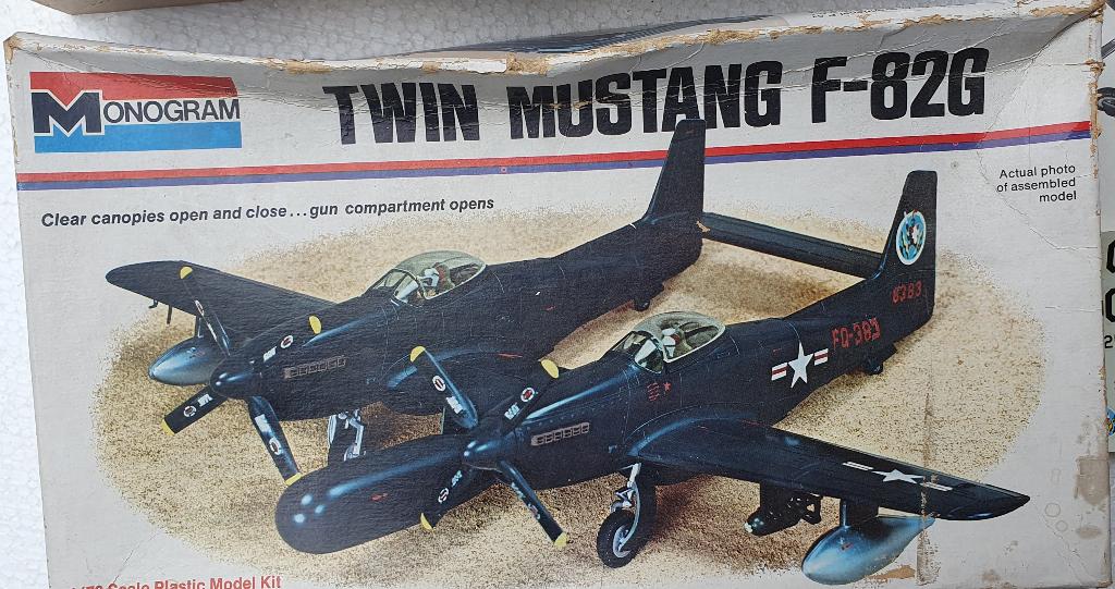 Monogram Twin Mustang F82G, Hobby en Vrije tijd, Overige merken, 1:72 tot 1:144, Ophalen of Verzenden, Zo goed als nieuw