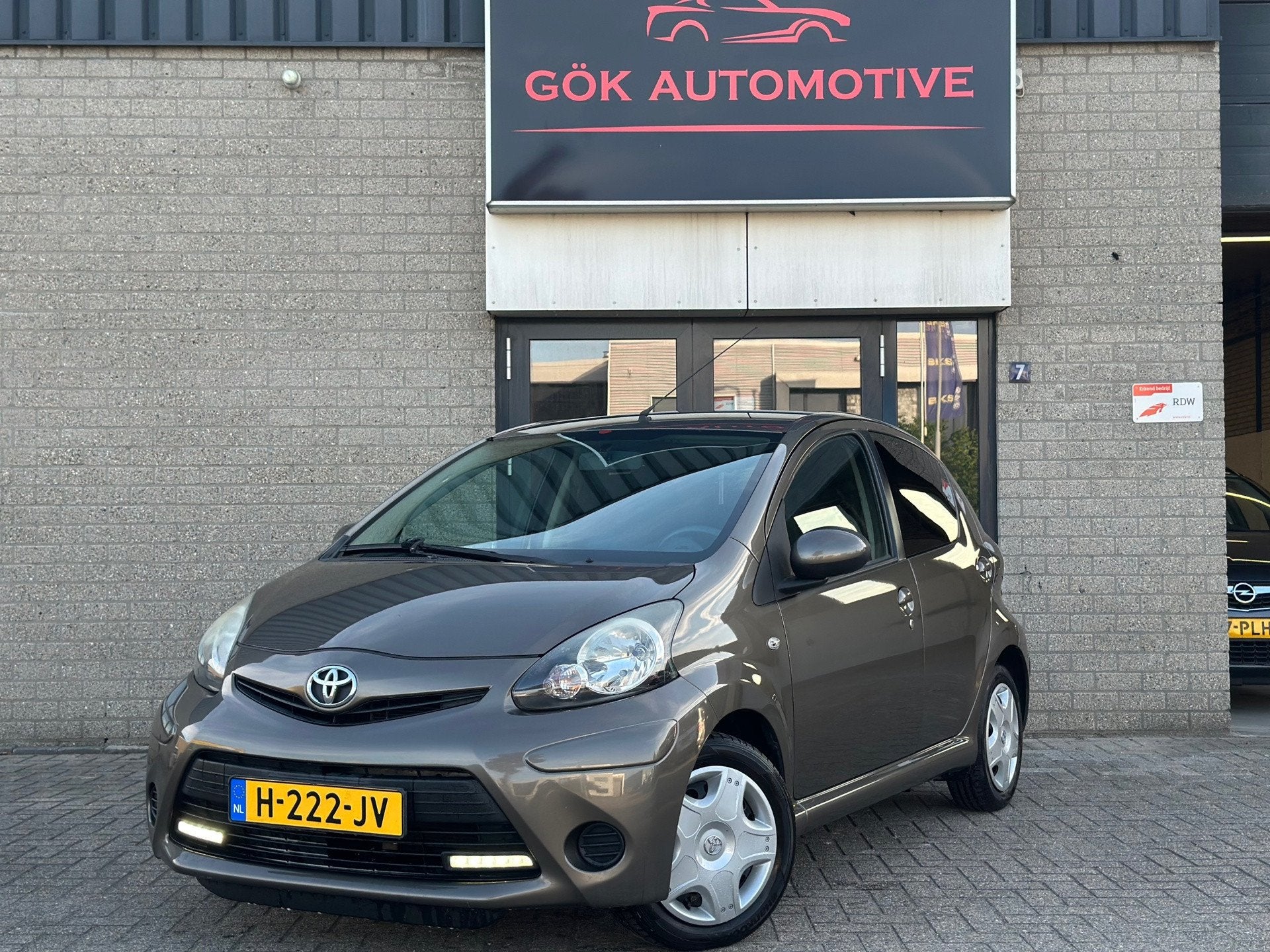 Toyota Aygo 1.0 VVT-i Access / Airco / Facelift / LED / 5 De, Voorwielaandrijving, Euro 5, Stof, Gebruikt