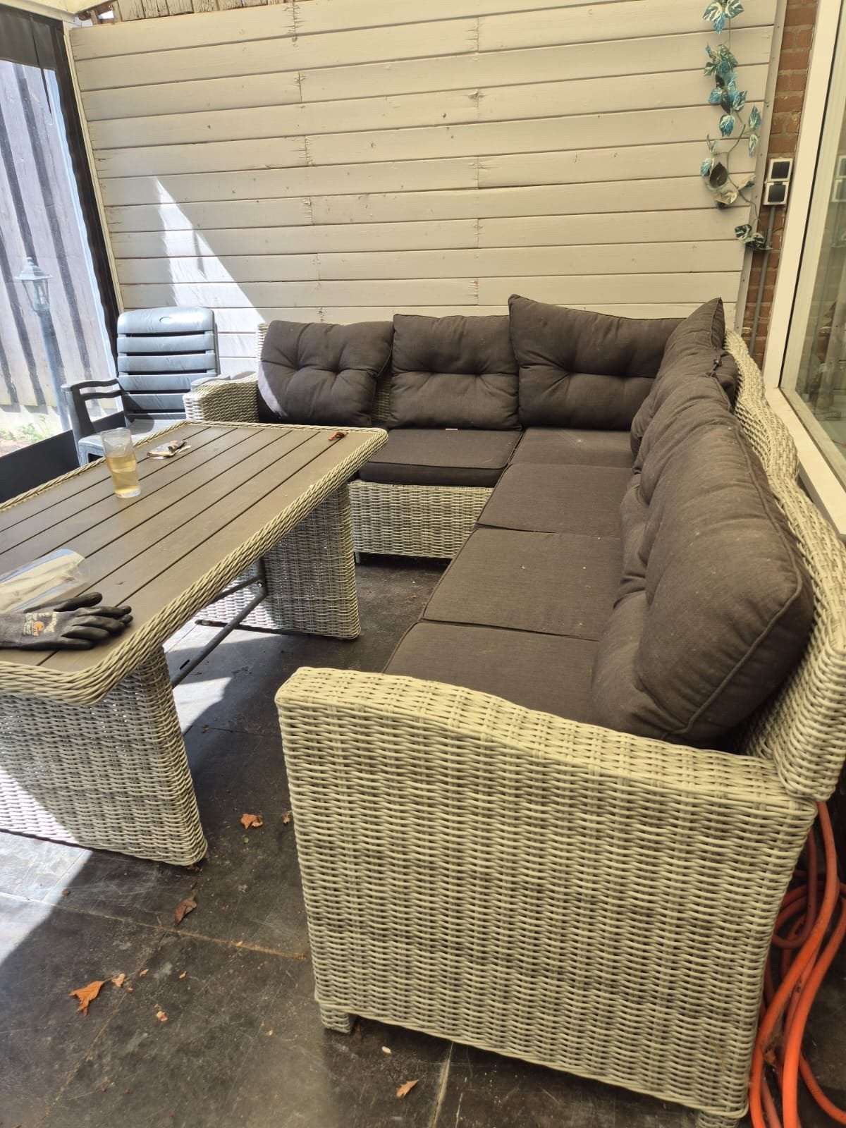 Wicker loungeset met tafel en kussens, Tuin en Terras, Gebruikt, Meer dan 8 zitplaatsen, Ophalen of Verzenden, Loungeset