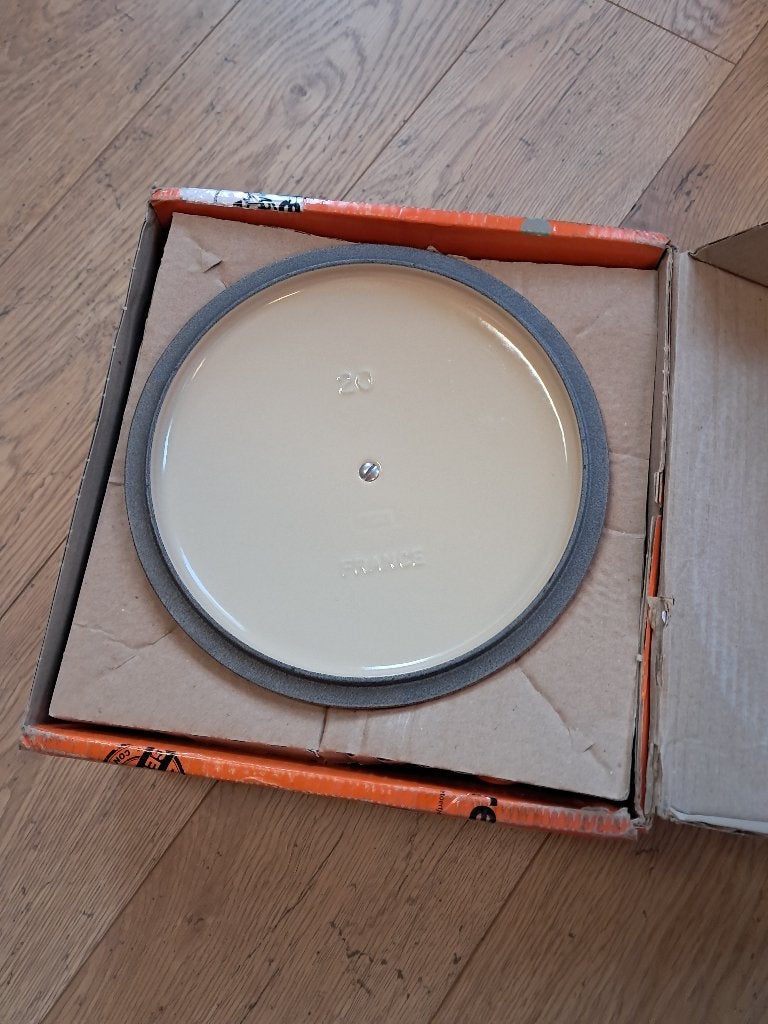 Gloednieuwe Le Creuset Gietijzeren Braadpan / Stoofpan 20 cm, Huis en Inrichting, Nieuw, Kansenkoop@gmail.com, Braadpan, Gietijzer