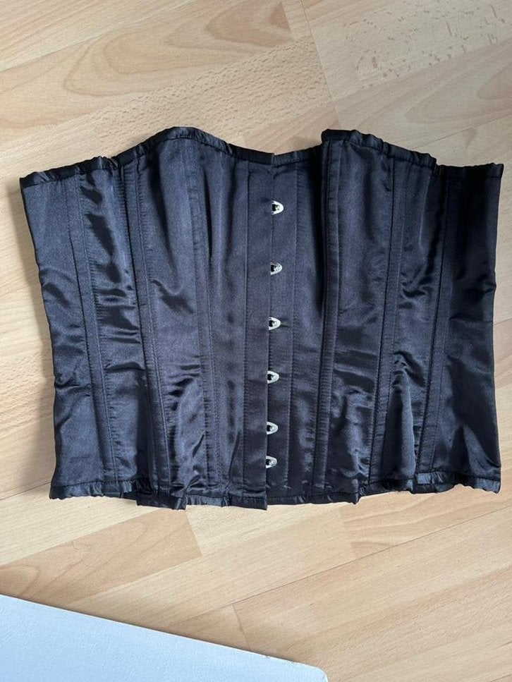 Zwart korset maat 28, Ophalen of Verzenden, Gedragen