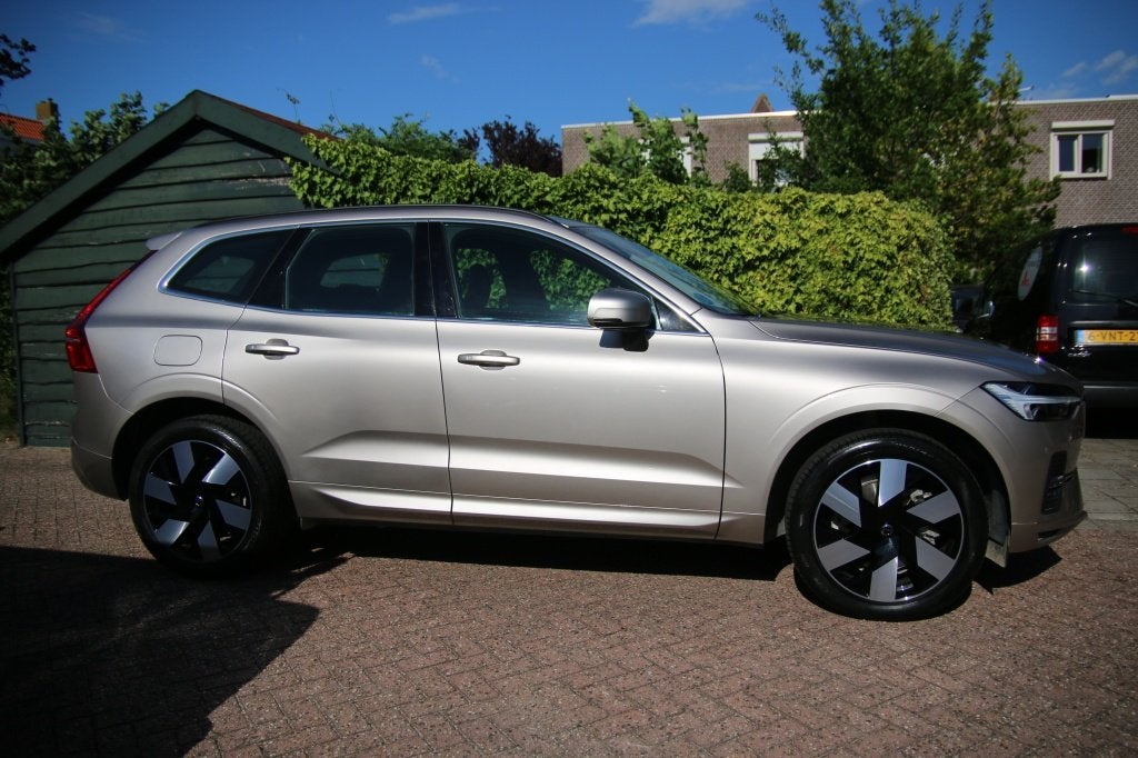 Volvo XC60 B4 Mild-Hybrid (bj 2023, automaat), Auto's, Automaat, 12 maanden, Gebruikt, 14 km/l
