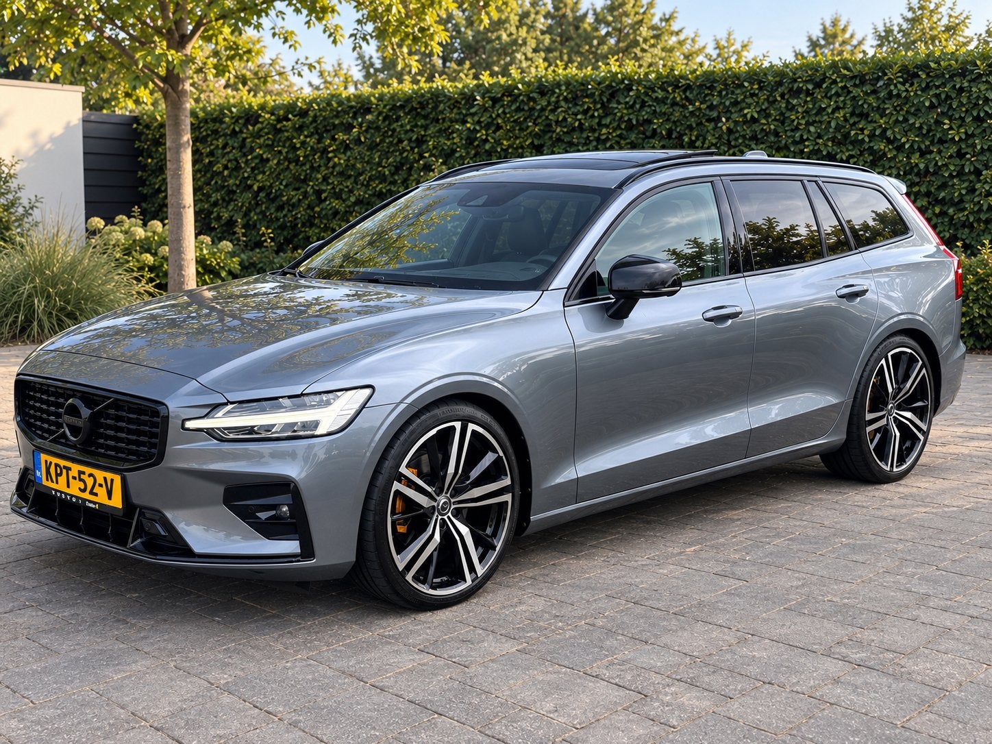 Volvo V60 D4 R Design Pano 20inch Memory Camera Navi Clima, Diesel, Particulier, 22 km/l, Te koop