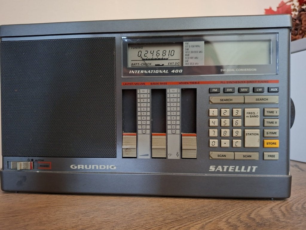 Grundig satellit international 400 radio wereldontvanger, Ophalen, Gebruikt, Wereldontvanger