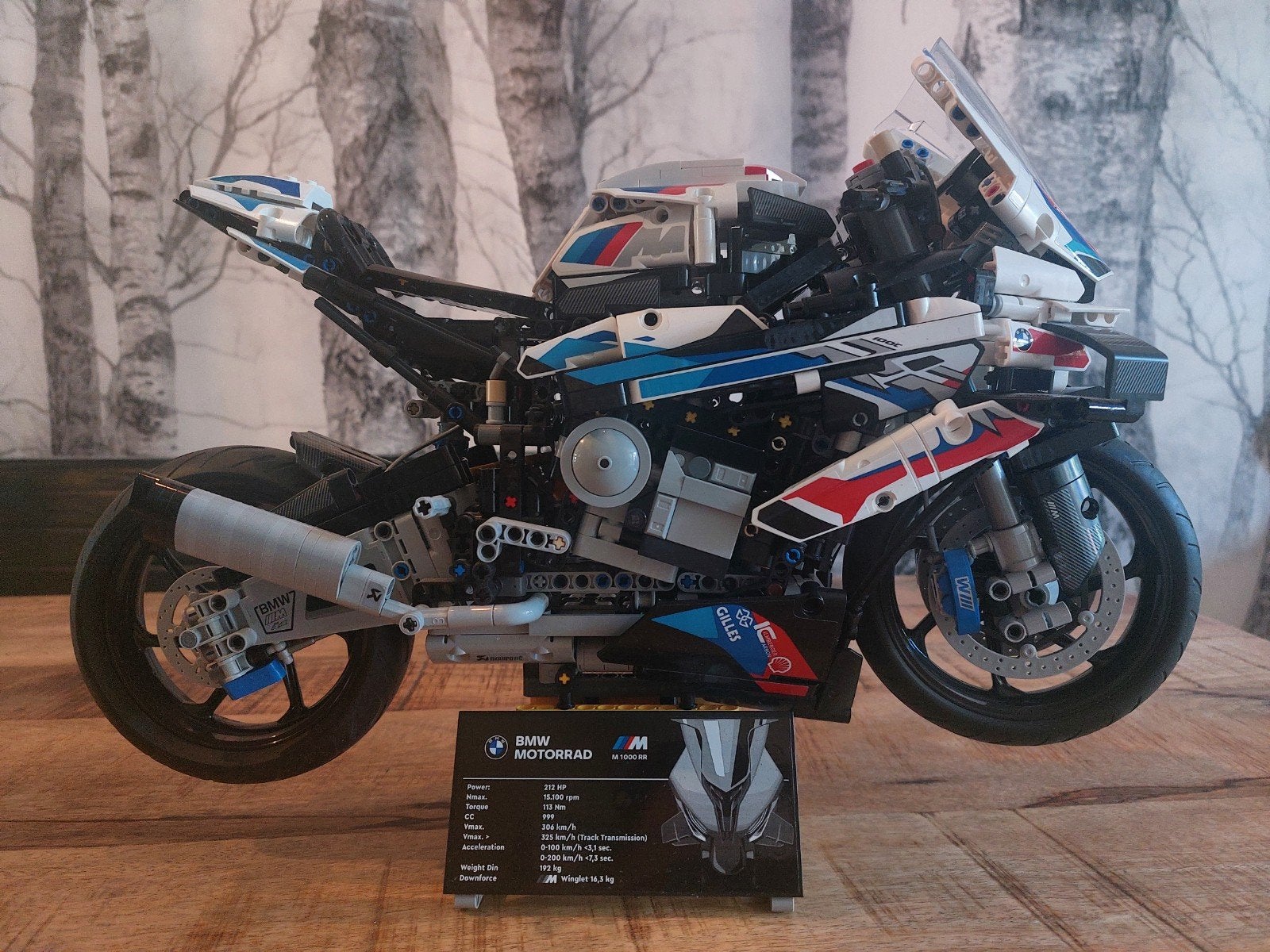 LEGO BMW M 1000RR, Ophalen