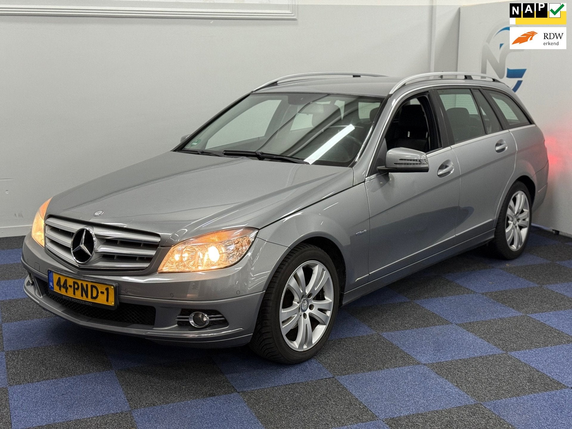 Mercedes-Benz C-klasse Estate 180 CGI BlueEFFICIENCY Busines, Achterwielaandrijving, Handgeschakeld, 750 kg, 5 stoelen