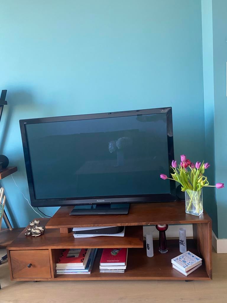Massief houten tv-meubel – stevig & tijdloos design, Ophalen, Mid century, 100 tot 150 cm, Zo goed als nieuw