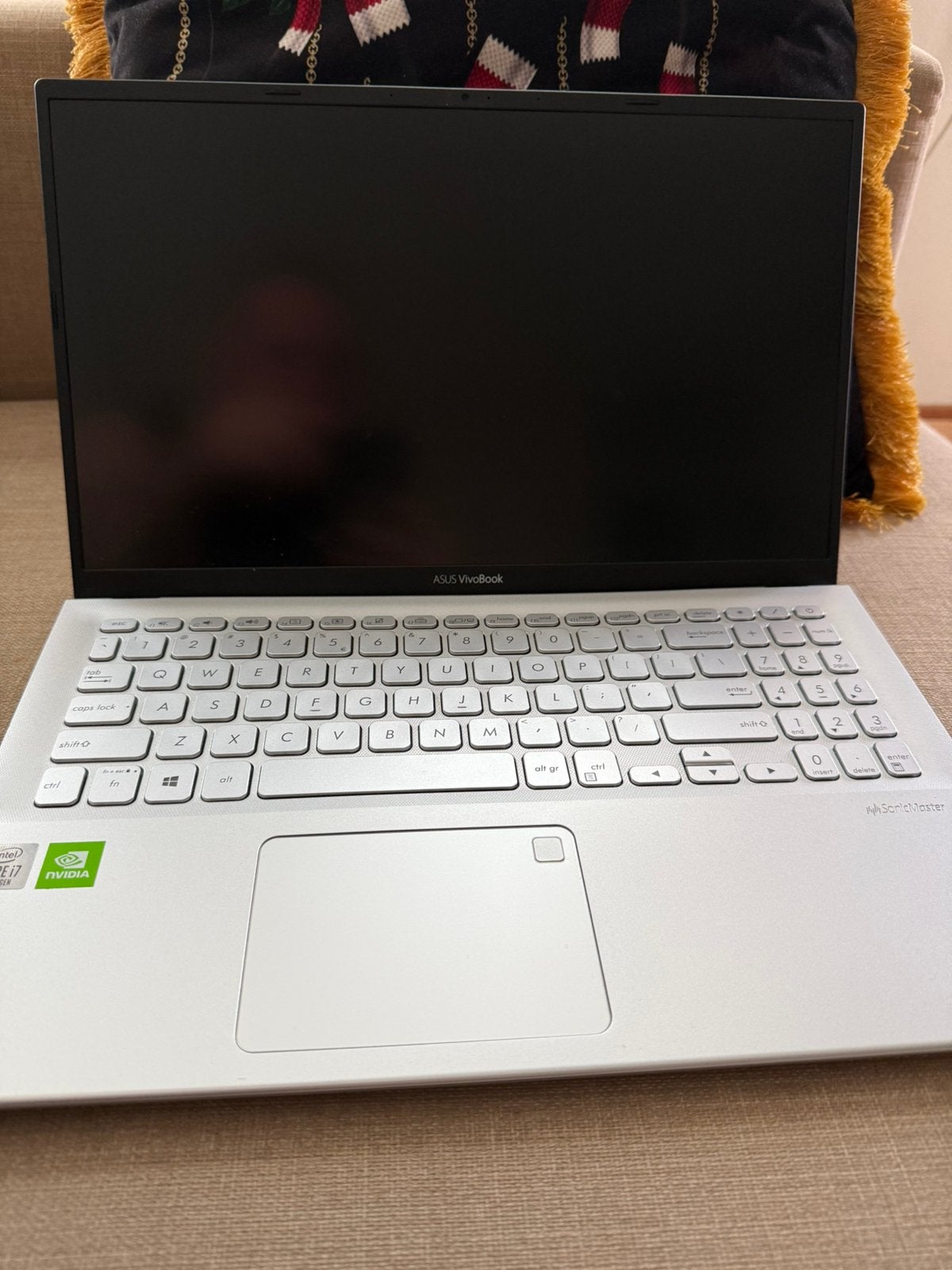 Asus vivibook 15 (met toebehoren), Ophalen, Gebruikt, Met videokaart, 2 tot 3 Ghz