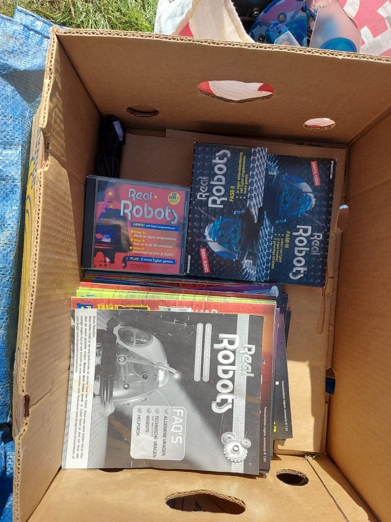 Real Robots Collectie: Robots, Afstandsbedieningen, CD-ROMs,, Ophalen, Zo goed als nieuw