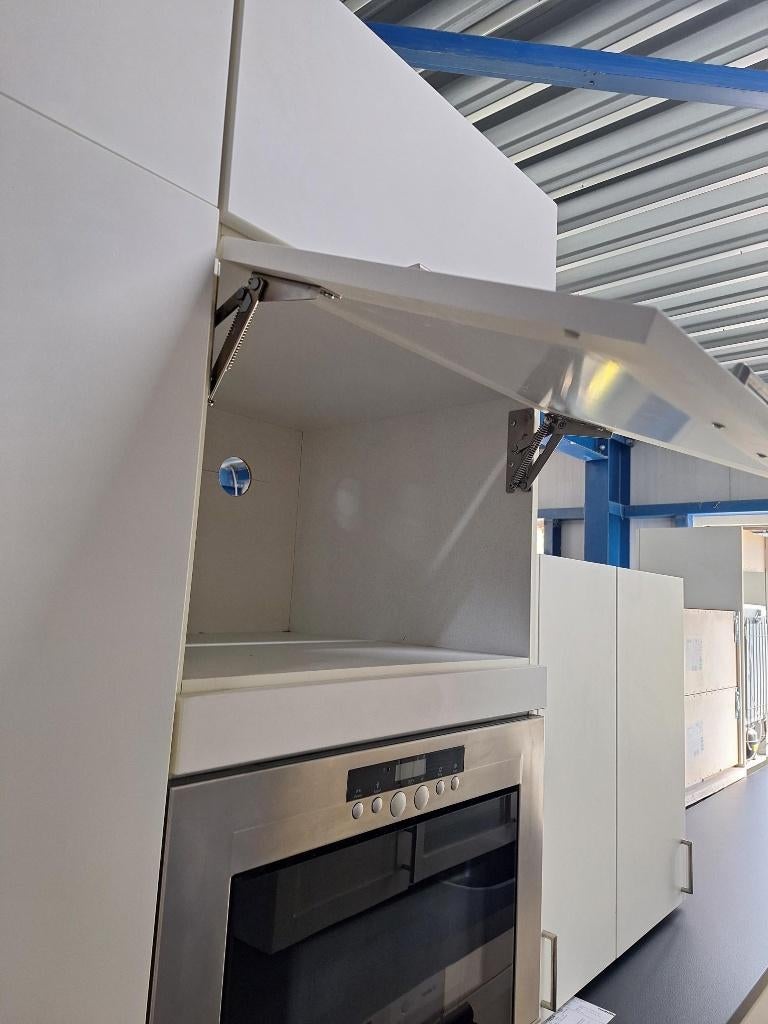 Keuken Compleet met APP 120Keukens op voorraad Nr. 2906, Ophalen of Verzenden, Zo goed als nieuw, Enkelwandige keuken, Met kookeiland
