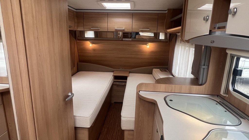 TEC Travel King 470 E bouwjaar 2010 met cassette luifel, Caravans en Kamperen, Standaardzit, T.E.C., Bedrijf, 4 tot 5 meter