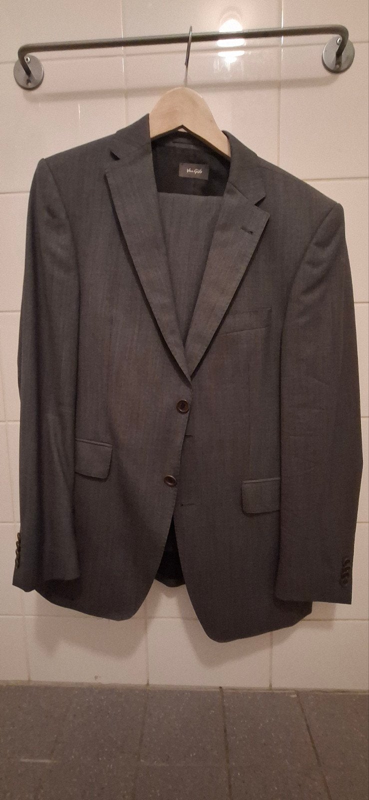 Van Gils Pak - Grijs, Maat 48/50 (M), 100% Scheerwol, Kleding | Heren, Maat 48/50 (M), Zo goed als nieuw, Grijs, Van Gils