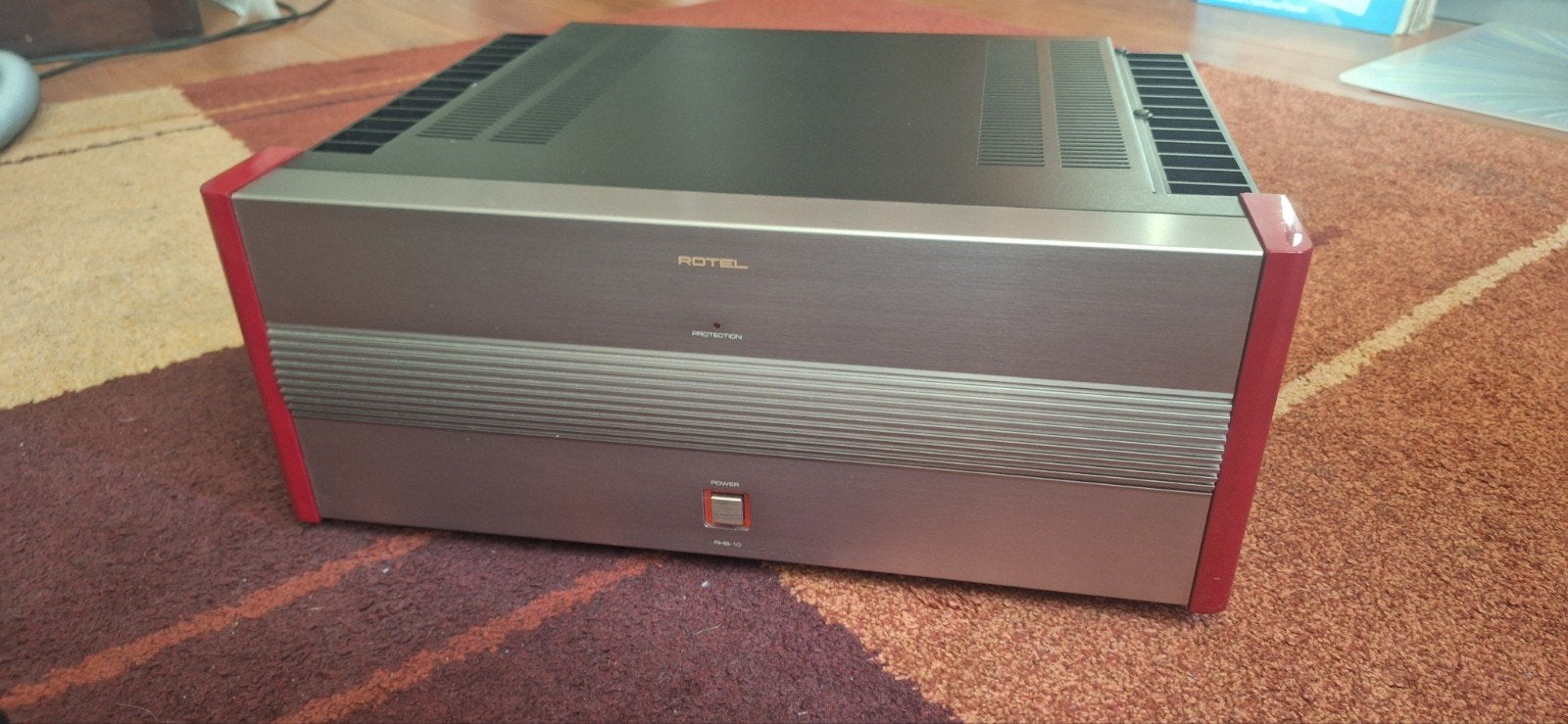 Rotel RBH-10 eindversterker., Zo goed als nieuw, 120 watt of meer, Stereo, Ophalen