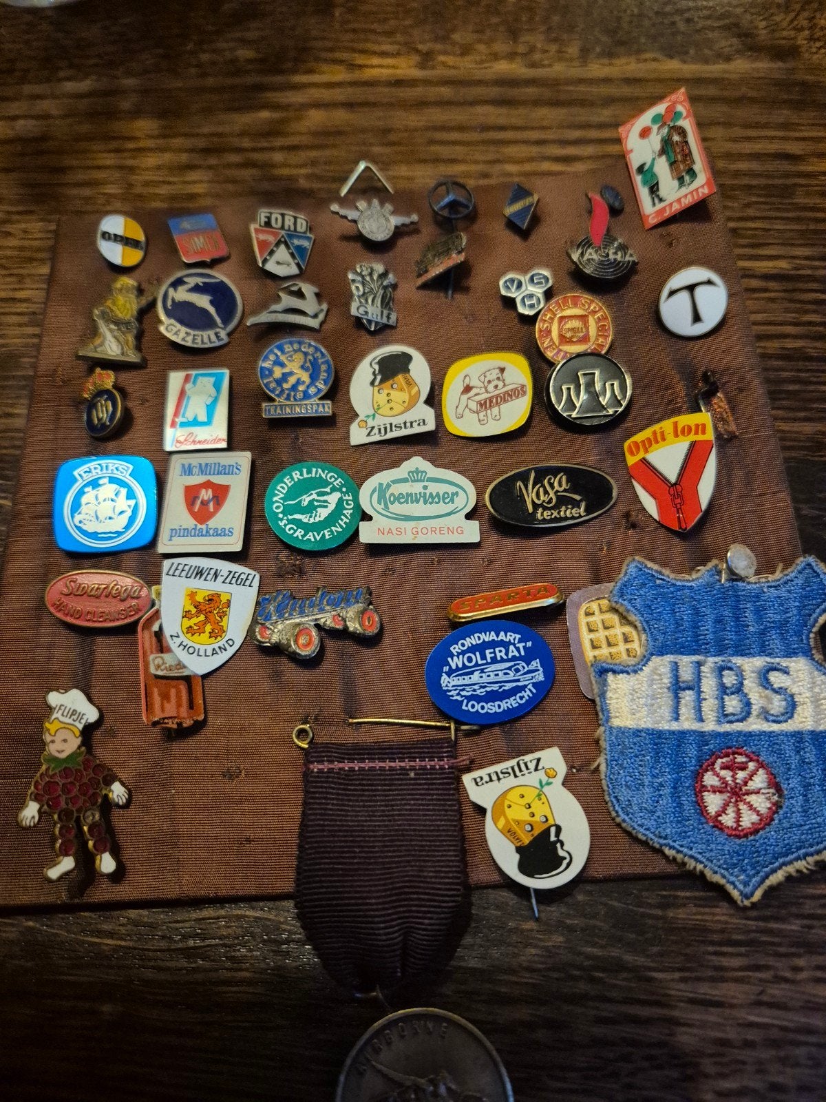 Grote collectie vintage speldjes en pins, Verzamelen, Speldjes, Pins en Buttons, Ophalen, Gebruikt