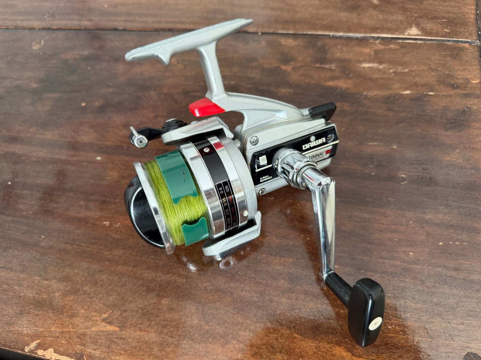 Daiwa 4000C Vismolen - Vintage en Functioneel, Watersport en Boten, Ophalen of Verzenden, Gebruikt, Molen