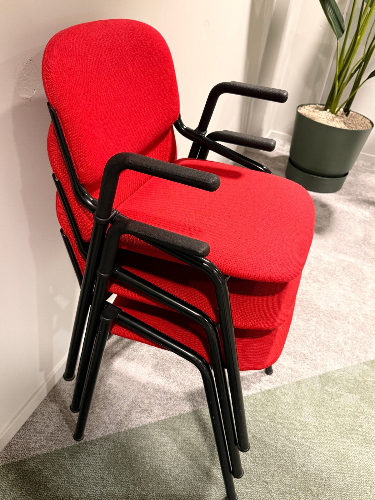 Rode stapelbare stoelen – set van 3, gebruikt, Ophalen, Gebruikt, Drie, Stof