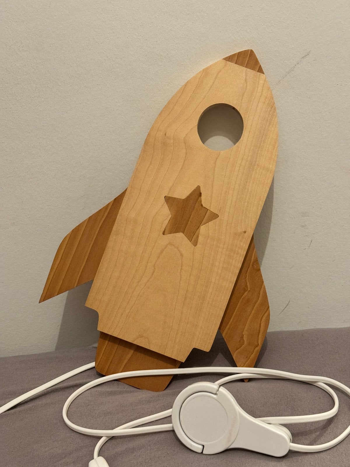 Houten nachtlamp raket - Zo goed als nieuw, Ophalen, Zo goed als nieuw, Hout, Bruin