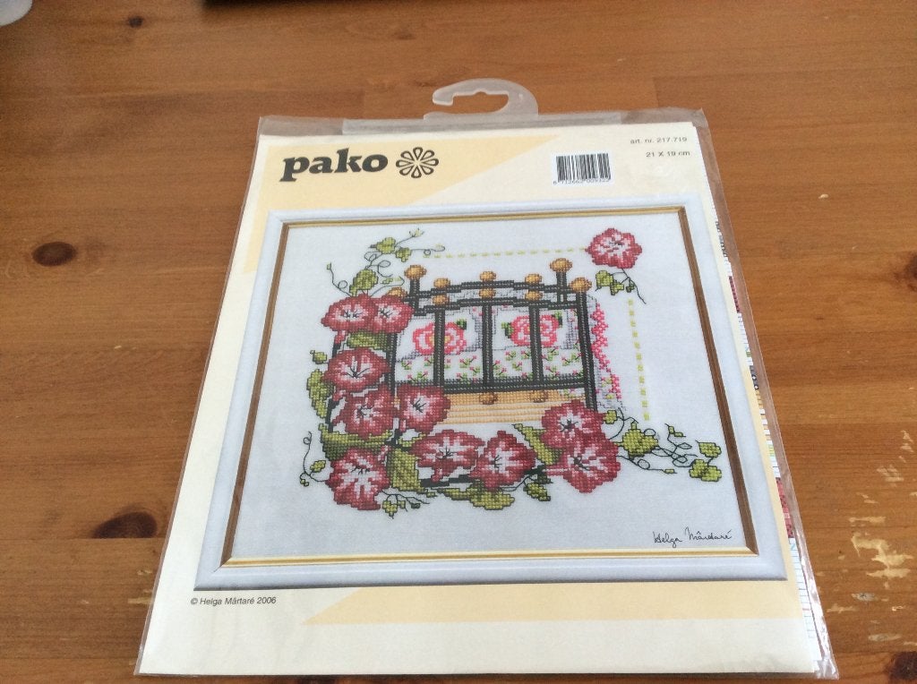 Pako borduurpakket Nr. 217719. Ledikant. Nieuw, Hobby en Vrije tijd, Ophalen of Verzenden, Nieuw, Handborduren, Borduurpakket