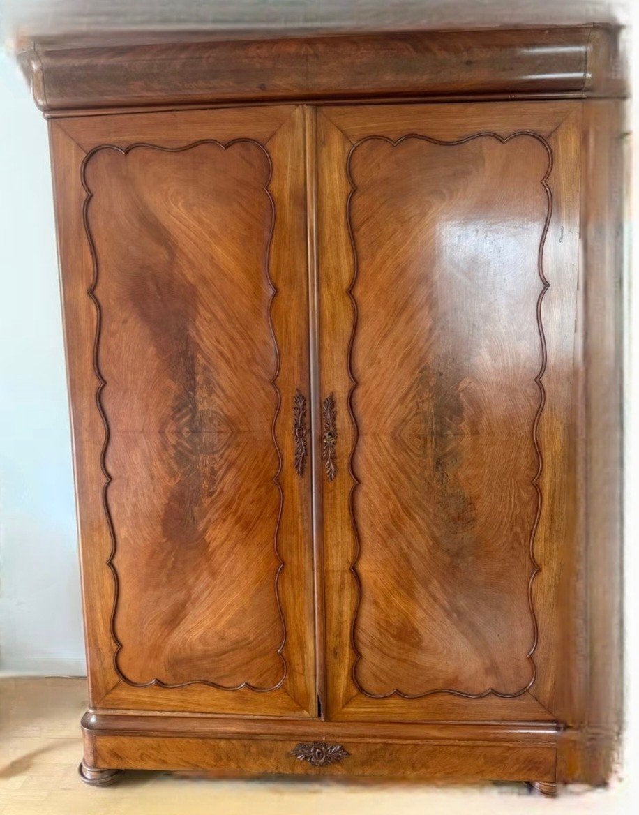 Antieke massief houten kast van mahoniehout

Antieke massief, Ophalen