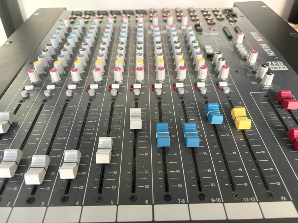 Allen & Heath ZED-12 FX, Ophalen, Zo goed als nieuw, 10 tot 20 kanalen