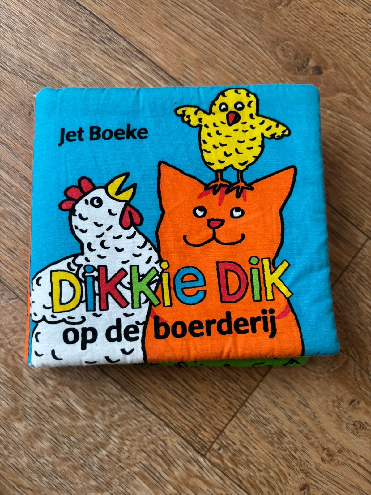 Stoffen babyboekje ‘Dikkie Dik op de boerderij’, Boeken, Ophalen, Zo goed als nieuw, Uitklap-, Voel- of Ontdekboek, 6 tot 12 maanden