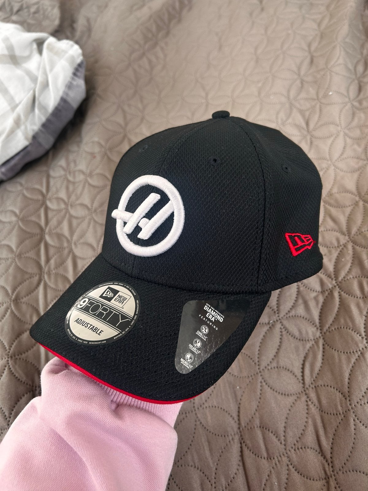 New Era Haas F1 Team 9FORTY Verstelbare Pet Zwart, Kleding | Heren, Ophalen of Verzenden, Nieuw, One size fits all, Pet