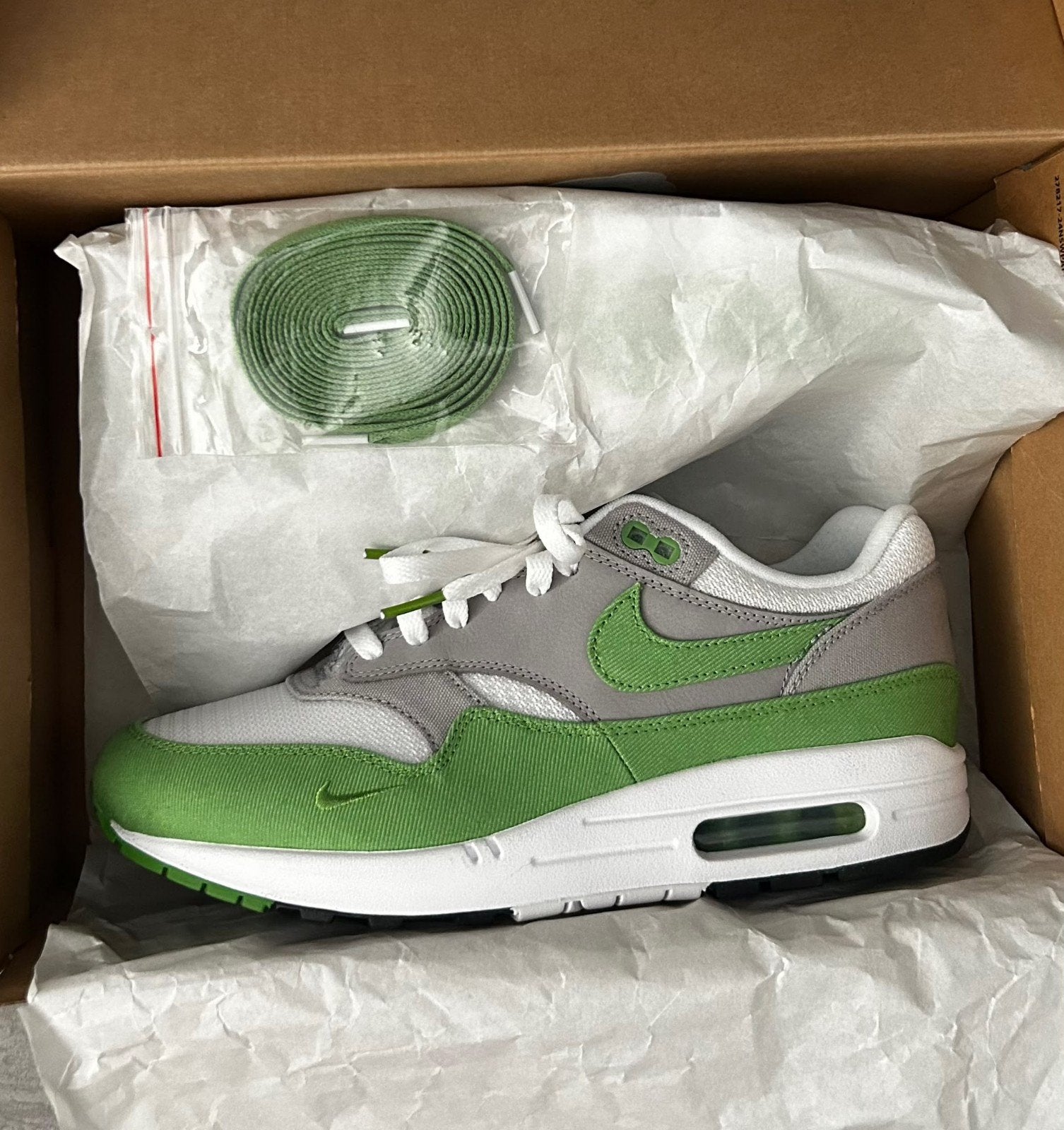 Nike Air Max 1 SP Chlorophyll 2024 x Patta 42,5, Ophalen of Verzenden, Nieuw, Overige kleuren
