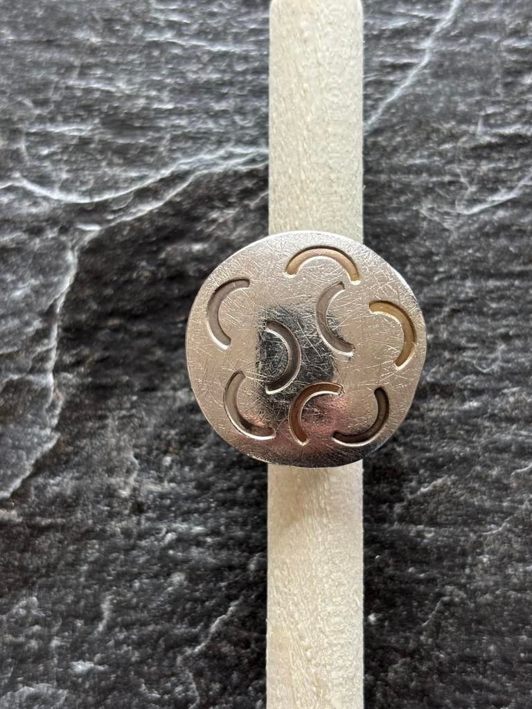 Korczynski zilver gemerkte design ring met goud accenten, Sieraden, Tassen en Uiterlijk, Ringen, 18 tot 19, Ophalen of Verzenden