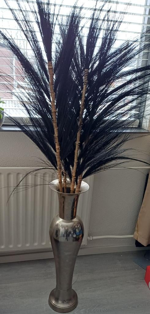 Grote zilveren vaas met 4 zwarte pluimen - Decoratief, Huis en Inrichting, Woonaccessoires | Vazen, Gebruikt, Overige kleuren