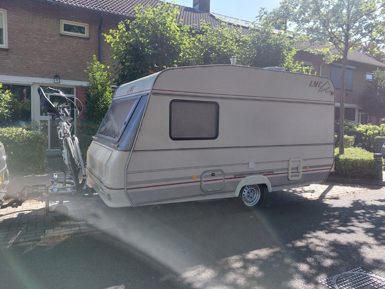 Compacte LMC caravan met stapelbed en voortent, Particulier, Tot en met 4