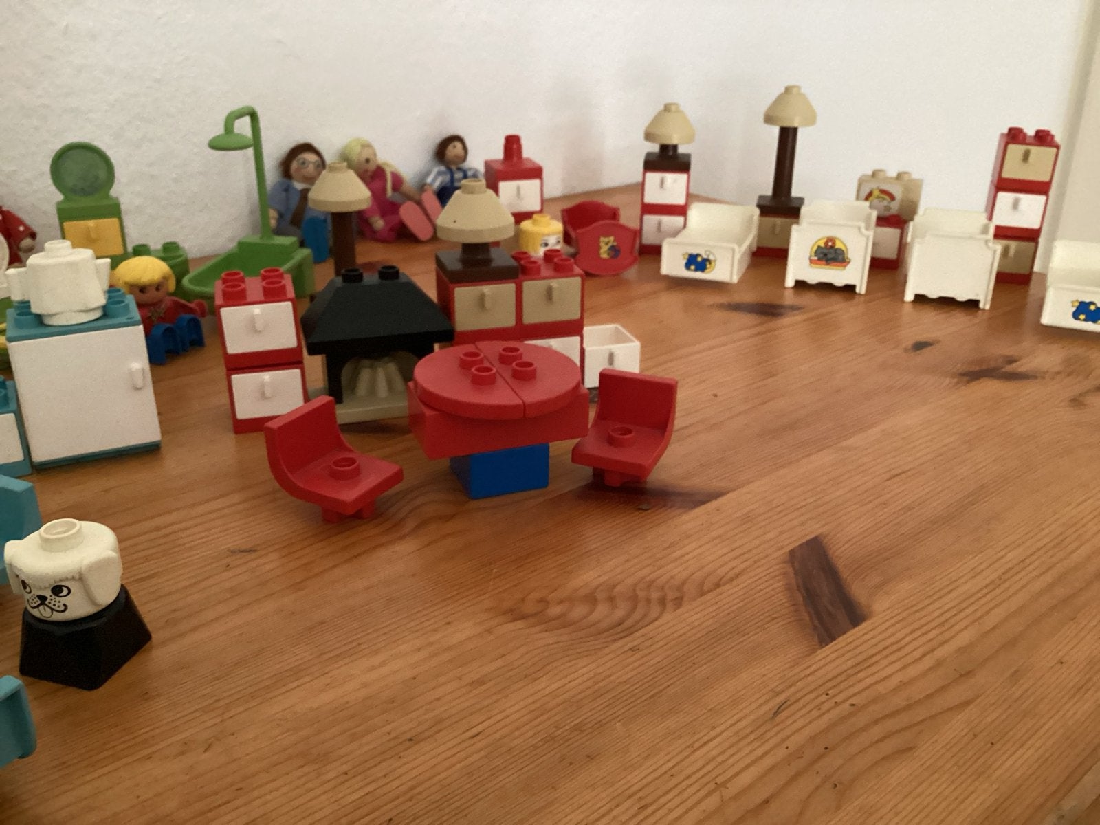 Grote set Duplo meubels en poppetjes, Kinderen en Baby's, Speelgoed | Duplo en Lego, Inclusief minifiguren, Gebruikt, Overige thema's